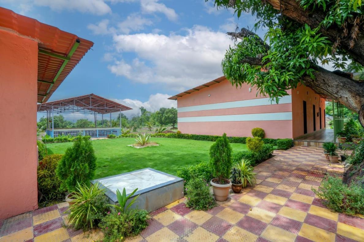Mahalakshmi Agro Tourism Hotel Poinad Екстериор снимка
