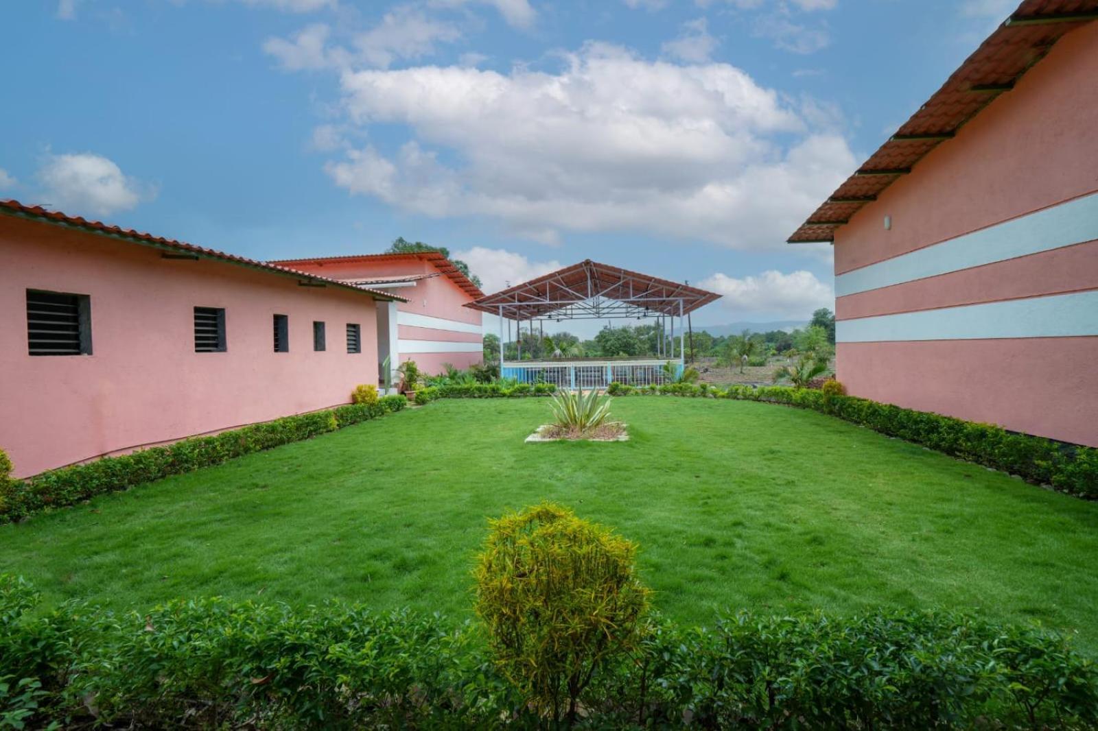 Mahalakshmi Agro Tourism Hotel Poinad Екстериор снимка